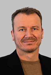 Dr. Axel Schubert